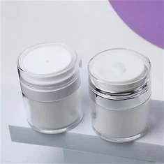 Rdeče akrilne stekleničke in kozarci